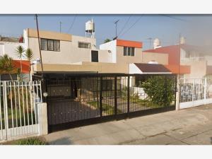 Casa en venta en Jardines Alcalde, Guadalajara, Jalisco