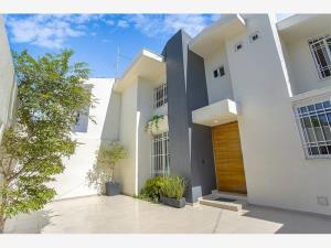 Casa en venta en Paseos del Sol, Zapopan, Jalisco