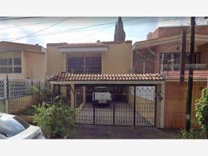 Casa en venta en Bosques de La Victoria, Guadalajara, Jalisco
