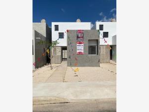Casa en venta en Villas del Oriente, Kanasín, Yucatán