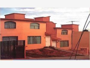Casa en remate en Real del Bosque, Tultitlán, México