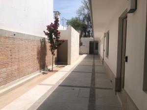 Oficina en renta en área comercial de Torreón, Coahuila - Ideal para actividades administrativas.