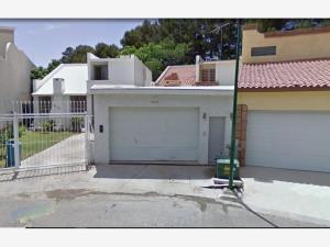 Casa en venta en Jardines Senecu, Juárez, Chihuahua
