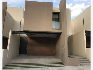 Casa en renta en Desarrollo del Pedregal, San Luis Potosí, San Luis Potosí