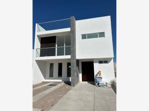 Casa en venta en Cañadas del Arroyo, Corregidora, Querétaro Casa en venta en Cañadas del Arroyo, Corregidora, Querétaro