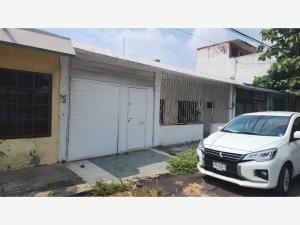 Casa en venta en Formando Hogar, Veracruz, Veracruz de Ignacio de la Llave