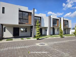 Casa en venta en San Mateo Otzacatipan, Toluca, México