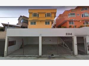 Casa en venta en Los Pirules, Tlalnepantla de Baz, México