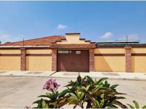 Finca-Rancho en venta en Ampliación Hacienda de la Huerta, Morelia, Michoacán de Ocampo