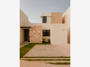 Casa en venta en Cholul, Mérida, Yucatán Casa en venta en Cholul, Mérida, Yucatán