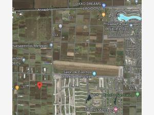Terreno en venta en San Miguel Totocuitlapilco, Metepec, México