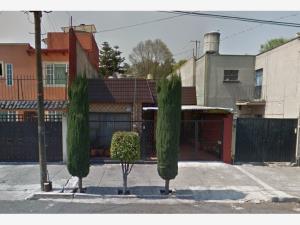 Casa en venta en Claveria, Azcapotzalco, Ciudad de México