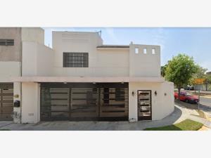Casa en venta en Cumbres Madeira, Monterrey, Nuevo León