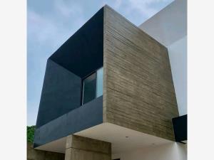 Casa Moderna Lista para Estrenar Vigilancia zona Dorada de Cuernavaca, Morelos