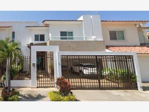 Casa en venta en Residencial Fluvial Vallarta, Puerto Vallarta, Jalisco