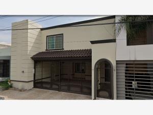Casa en venta en Bosques de las Cumbres, Monterrey, Nuevo León