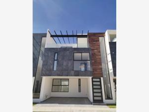 Casa en venta en La Carcaña, San Pedro Cholula, Puebla