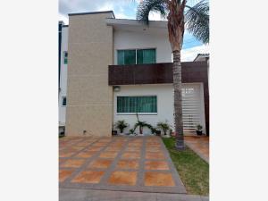 Casa en venta en San Antonio de Ayala, Irapuato, Guanajuato Casa en venta en San Antonio de Ayala, Irapuato, Guanajuato