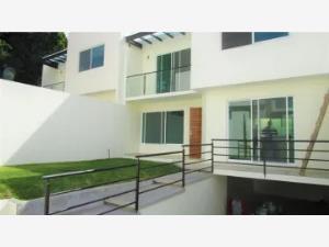 Casa en venta en Lomas de Atzingo, Cuernavaca, Morelos