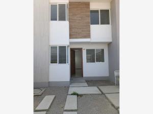 Casa en venta en Ahuatepec, Cuernavaca, Morelos