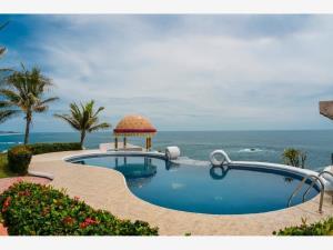 Casa en venta en Barra de Cuatunalco, San Pedro Pochutla, Oaxaca