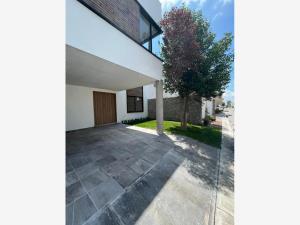 Casa en venta en La Carcaña, San Pedro Cholula, Puebla