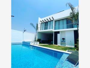Casa en venta en Club de Golf Santa Fe, Xochitepec, Morelos Casa en venta en Club de Golf Santa Fe, Xochitepec, Morelos