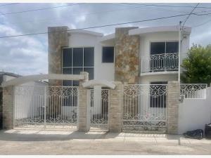 Casa en venta en Jardines de la Mesa, Tijuana, Baja California