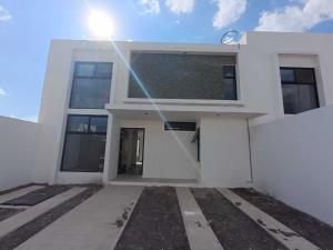 Casa en venta en Residencial Santa Fe, Corregidora, Querétaro Casa en venta en Residencial Santa Fe, Corregidora, Querétaro