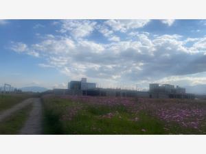 Terreno en venta en San Miguel Totocuitlapilco, Metepec, México