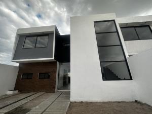 Casa en venta en Residencial Santa Fe, Corregidora, Querétaro Casa en venta en Residencial Santa Fe, Corregidora, Querétaro