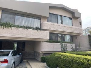 Casa en venta en Lomas Country Club, Huixquilucan, México