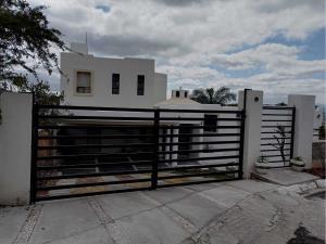 Casa en venta en Vista Real y Country Club, Corregidora, Querétaro
