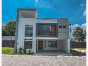 Casa en renta en San Bernardino Tlaxcalancingo, San Andrés Cholula, Puebla
