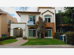 Casa en venta en San Antonio de Ayala, Irapuato, Guanajuato