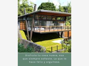 Casa en venta en Santo Domingo Ocotitlán, Tepoztlán, Morelos