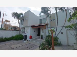 Casa en venta en Extensión Vista Hermosa, Cuernavaca, Morelos