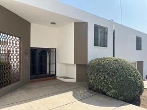 Casa en venta en Las Cumbres, Monterrey, Nuevo León