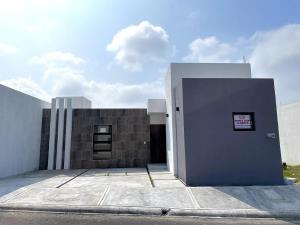 Casa en venta en Lomas de la Rioja, Alvarado, Veracruz de Ignacio de la Llave Casa en venta en Lomas de la Rioja, Alvarado, Veracruz de Ignacio de la Llave