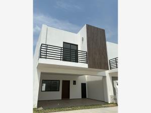 Casa en venta en El Country, Centro, Tabasco