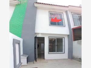 Casa en venta en Real de Valdepeñas, Zapopan, Jalisco Casa en venta en Real de Valdepeñas, Zapopan, Jalisco