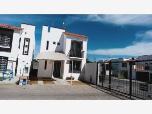 Casa en renta en Villas de Bernalejo, Irapuato, Guanajuato