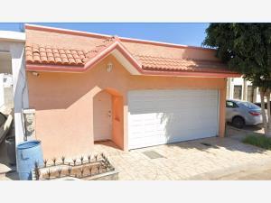 Casa en venta en Villas del Encanto, La Paz, Baja California Sur