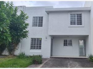 Casa en renta en Residencial Santa María, Colima, Colima
