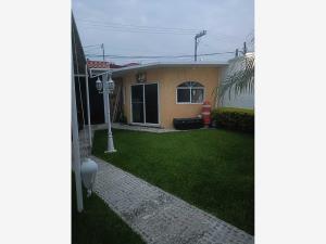 Casa en venta en Las Fincas, Jiutepec, Morelos