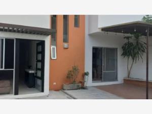 Casa en venta en Lomas de Atzingo, Cuernavaca, Morelos