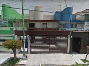 Casa en venta en Rinconada Coapa 2A Sección, Tlalpan, Ciudad de México