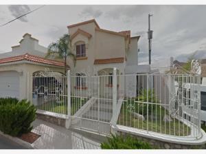 Casa en venta en Paseo de los Leones, Chihuahua, Chihuahua
