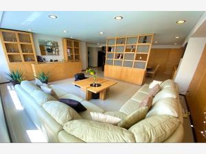 Departamento en venta en Hacienda de las Palmas, Huixquilucan, México