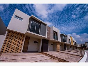 Casa en venta en Arbolada Bosques de Santa Anita, Tlajomulco de Zúñiga, Jalisco